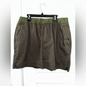 Prana Two-Tone Brown and Green skort